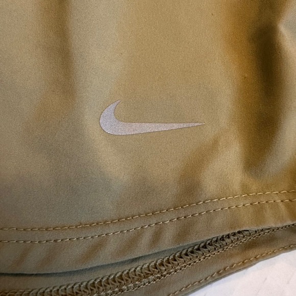 Nike One Womens Dri FIT Ultra High Waisted 3" Brief Lined Shorts athletic Medium - Picture 2 of 8